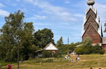 Уникальному памятнику деревянного зодчества в Тверской области исполнилось 330 лет