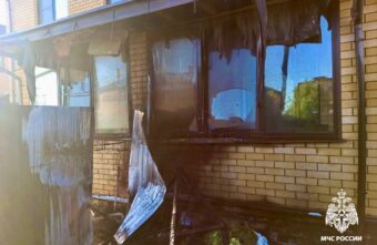 В Тверской области пожарным удалось спасти полыхающий таунхаус В Тверской области пожарным удалось спасти полыхающий таунхаус