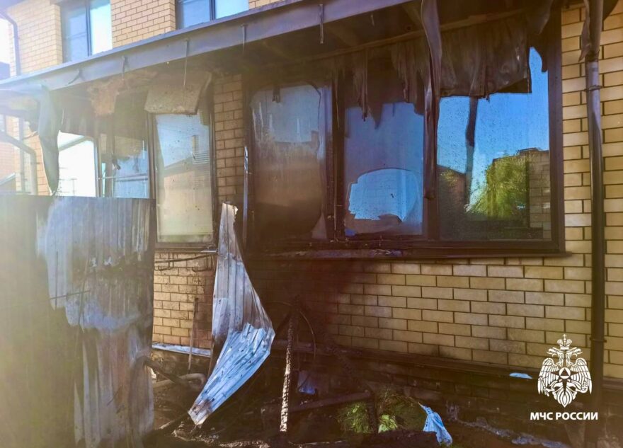 В Тверской области пожарным удалось спасти полыхающий таунхаус В Тверской области пожарным удалось спасти полыхающий таунхаус