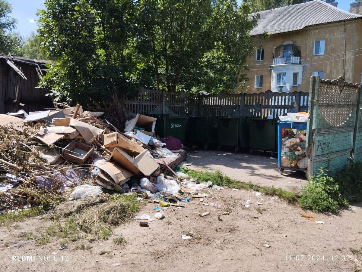 В Тверской области из-за огромной свалки пропахла вся округа