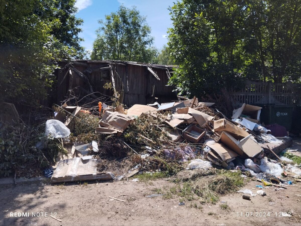 В Тверской области из-за огромной свалки пропахла вся округа