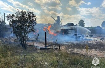 В Тверской области жилой дом сгорел дотла В Тверской области жилой дом сгорел дотла
