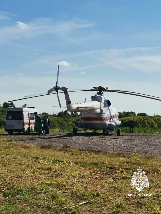 Несовершеннолетнего ребенка срочно доставили на вертолете в Тверь Несовершеннолетнего ребенка срочно доставили на вертолете в Тверь