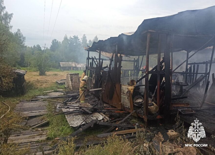 В Тверской области пожарные спасли дом от огня