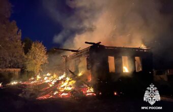 Ночью в Тверской области сгорел дом