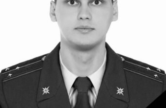 Сотрудник МЧС, провалившийся в кипяток под грунт в Твери, скончался