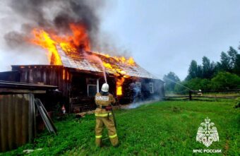 В Тверской области сгорела квартира в жилом доме
