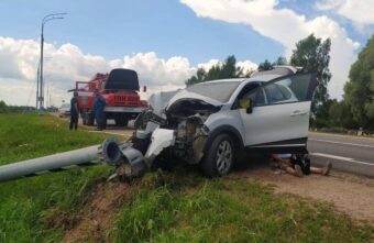 В Тверской области женщина уснула за рулем и врезалась в опору ЛЭП В Тверской области женщина уснула за рулем и врезалась в опору ЛЭП