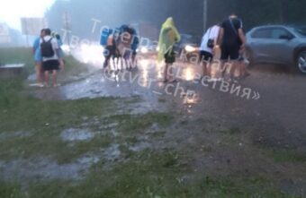 В Твери автобусы игнорируют людей на остановках и проезжают мимо В Твери автобусы игнорируют людей на остановках и проезжают мимо