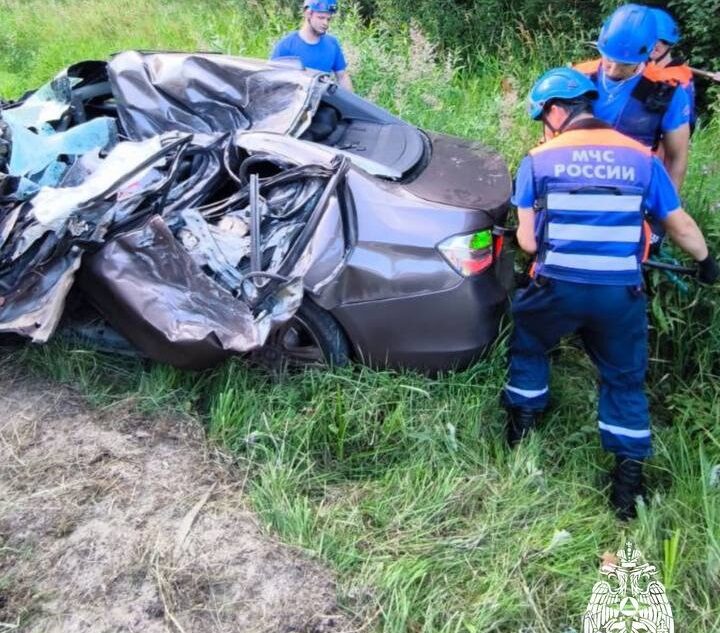 Под Тверью ликвидировали последствия ДТП, в котором погиб человек