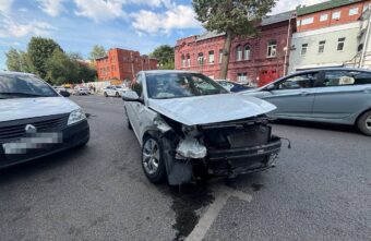 В Твери водитель спровоцировал ДТП и попал в больницу