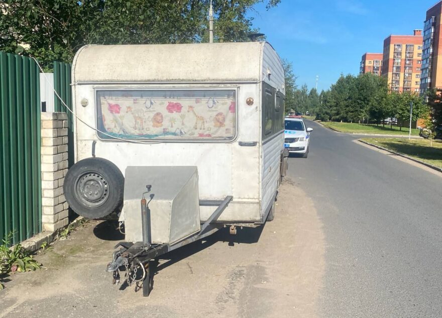 Электросамокатчик попал в реанимацию после столкновения с «караваном» в Твери