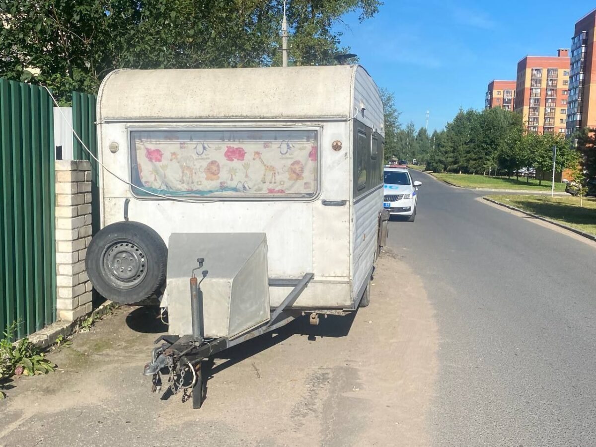 Электросамокатчик попал в реанимацию после столкновения с «караваном» в Твери