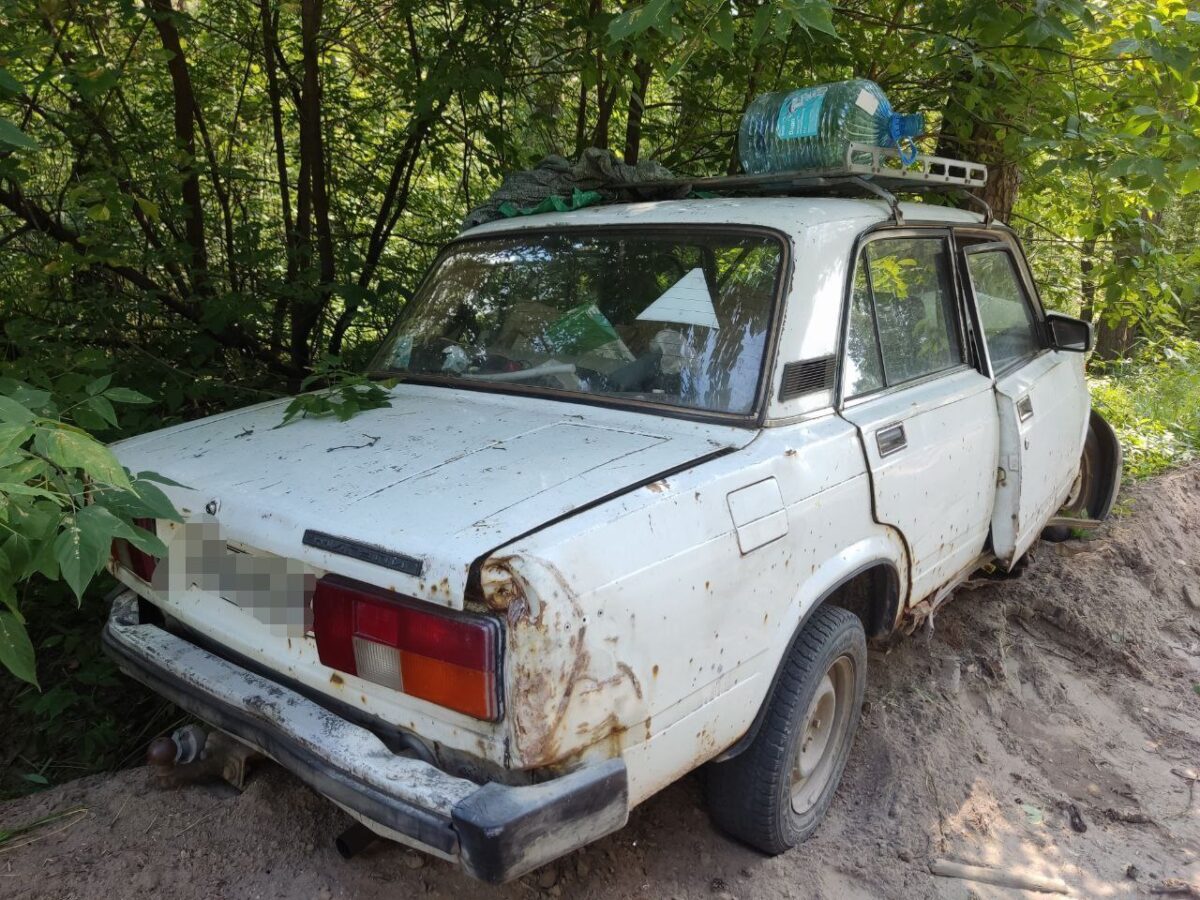 ВАЗ "протаранил" дерево в Твери, есть пострадавшая