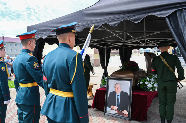 Губернатор в прямом эфире почтил память Николая Баранника