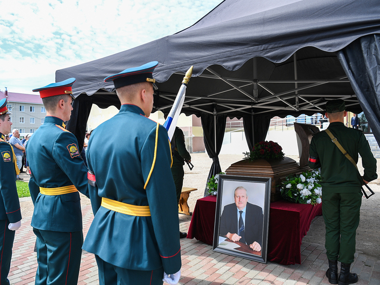 Губернатор в прямом эфире почтил память Николая Баранника