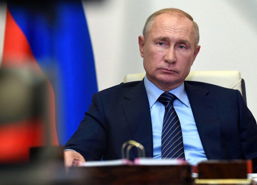 Владимир Путин подписал закон об индексации пенсий работающим пенсионерам Владимир Путин подписал закон об индексации пенсий работающим пенсионерам