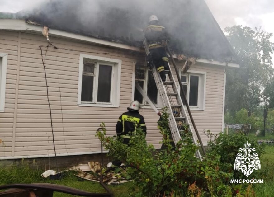 В Тверской области горел частный дом