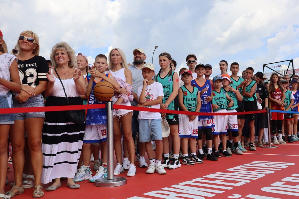 В Ржеве открылся Центр уличного баскетбола