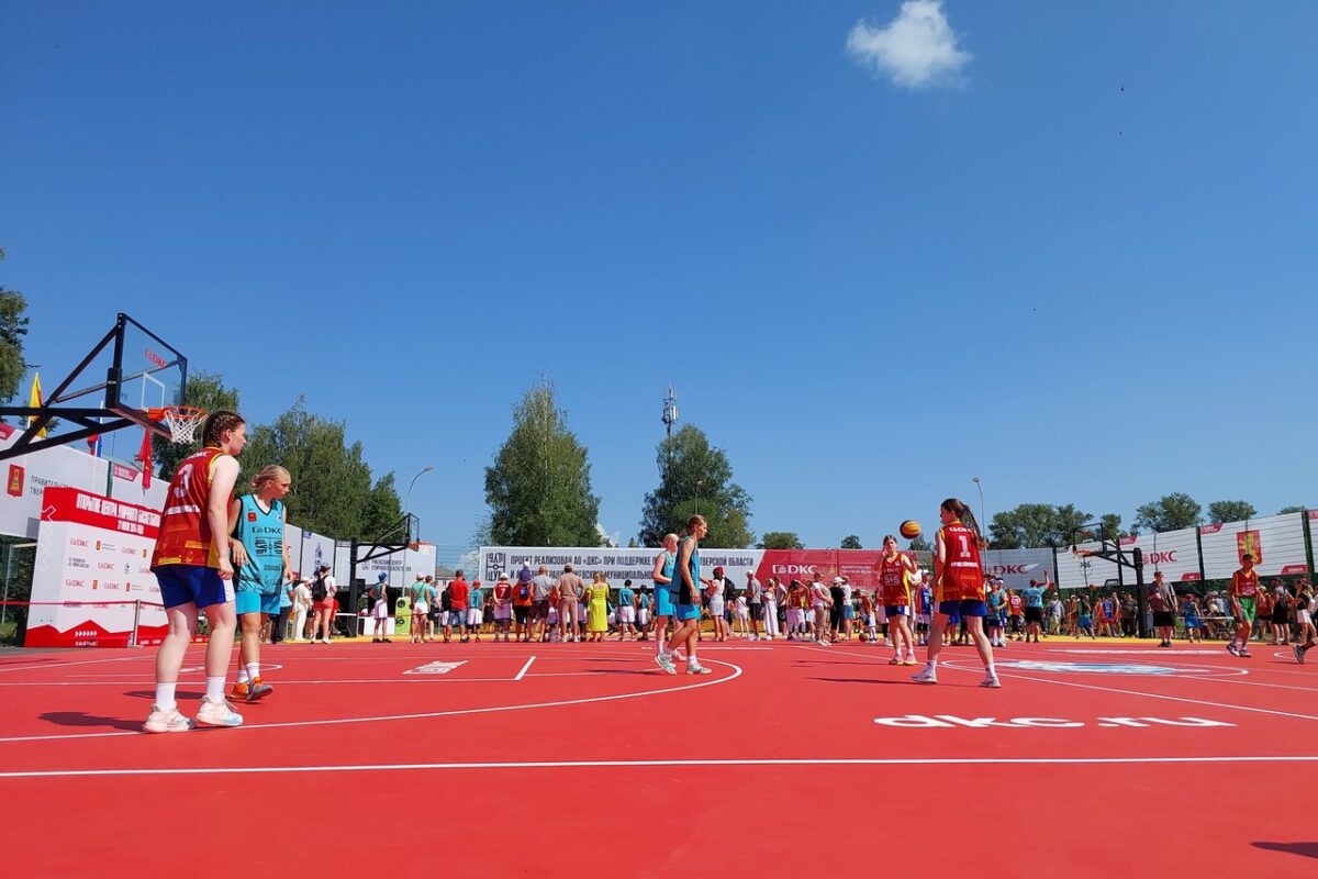 В Ржеве открылся Центр уличного баскетбола