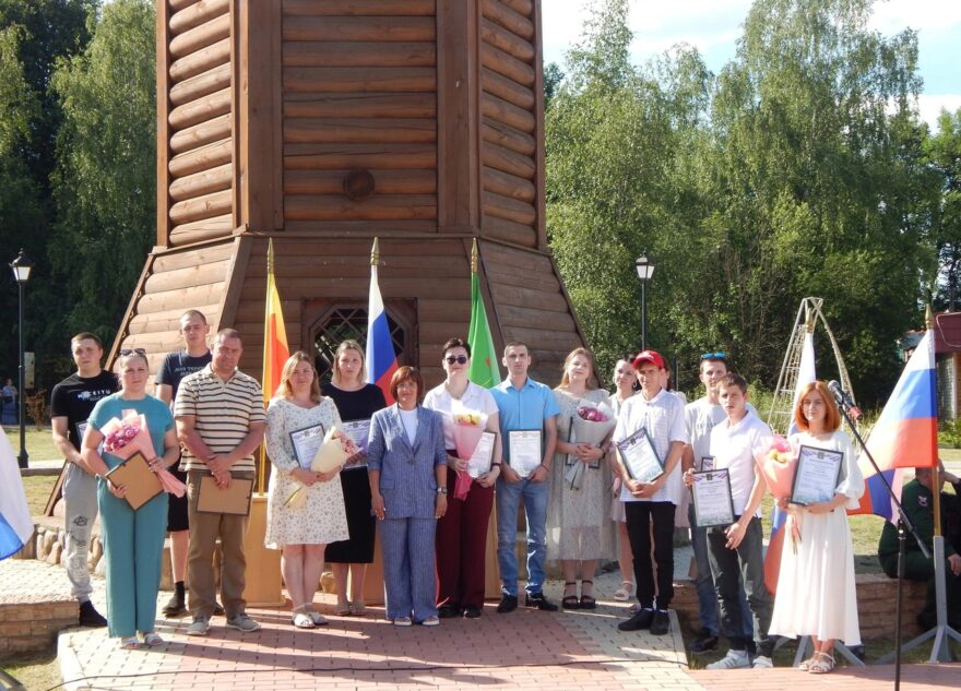 В Торопецком округе на Дне молодежи прошел фестиваль «ZA- Родину» В Торопецком округе на Дне молодежи прошел фестиваль «ZA- Родину»