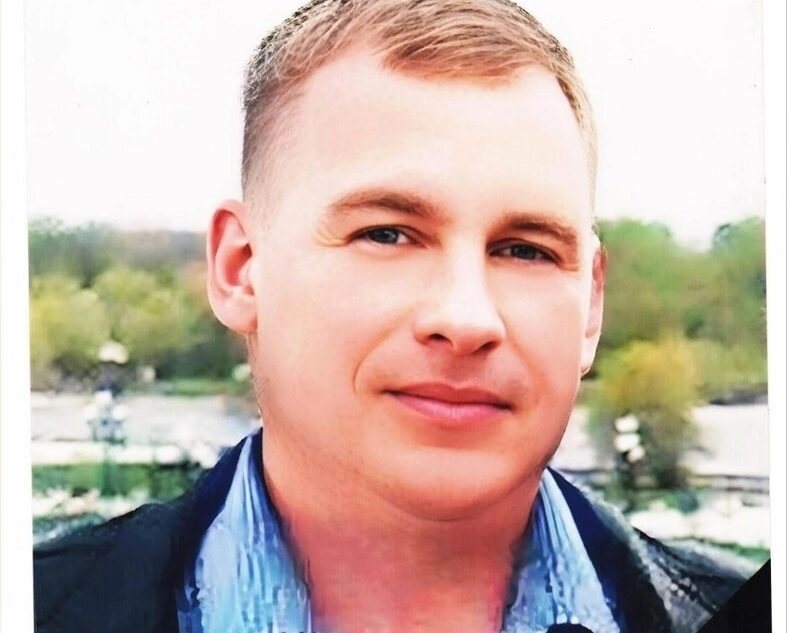 В Тверской области простятся с погибшим в зоне СВО Николаем Молотковым В Тверской области простятся с погибшим в зоне СВО Николаем Молотковым