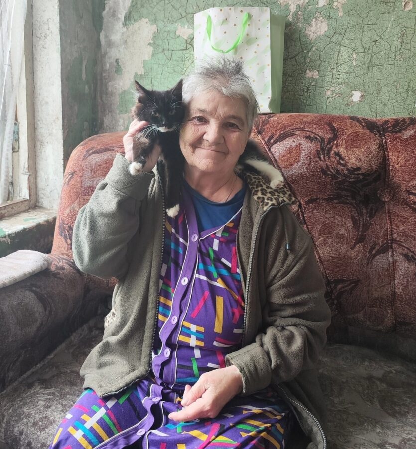 В Тверской области пенсионерка вместе со своими питомцами осталась на улице