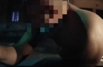 В Твери неадекватный мужчина всю ночь прыгал по капотам машин