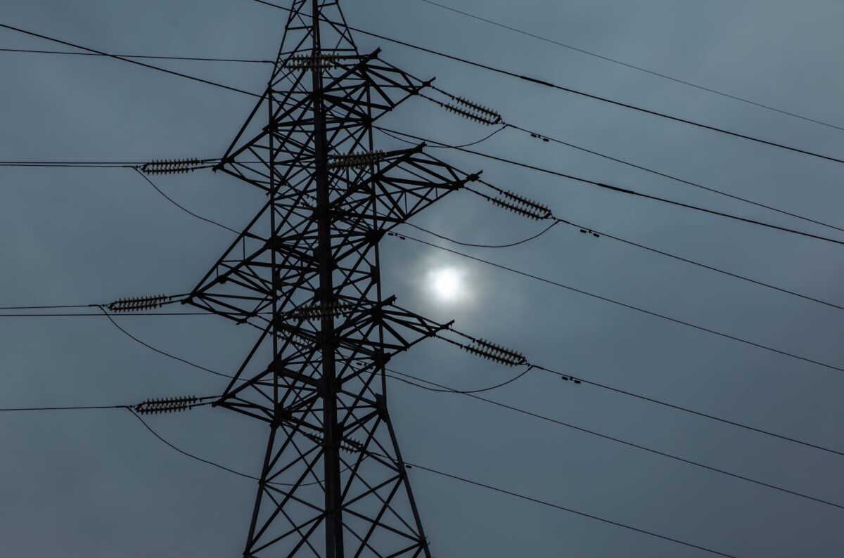 Игорь Руденя поставил задачу завершить работы по восстановлению электроснабжения в Торопецком округе в кратчайшие сроки