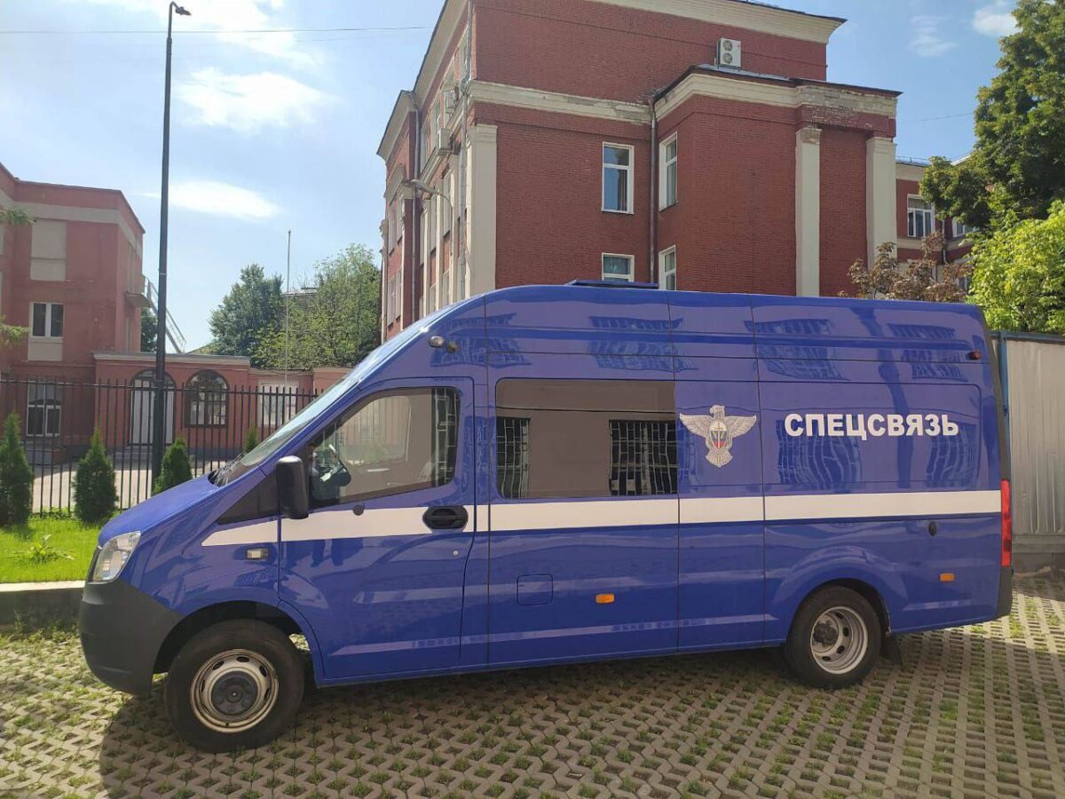 В Тверь привезли уникальные фрески XVII века