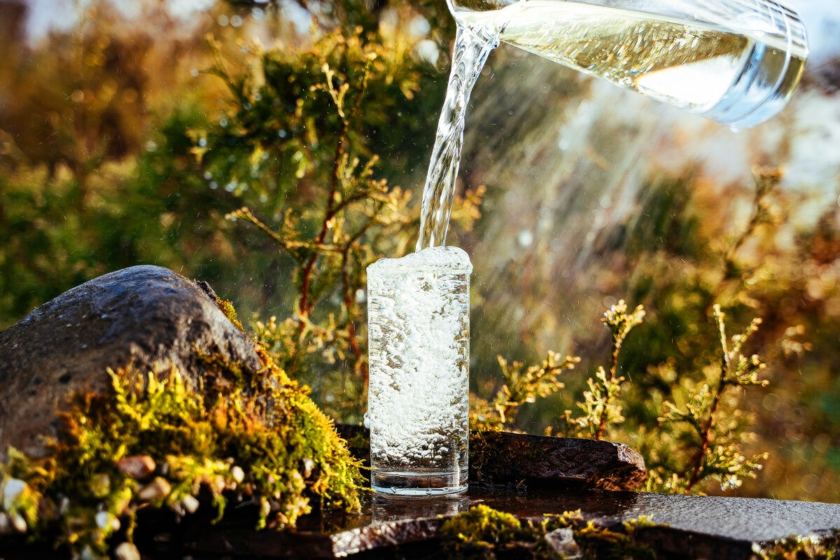 Врач рассказала, почему мороженое и холодная вода в жару вредят организму