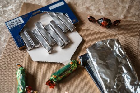 Россиян предупредили об опасном виде конфет