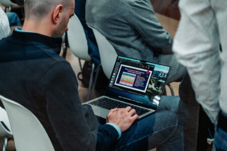 Россиянам начали приходить уведомления о штрафах за посещение сайтов