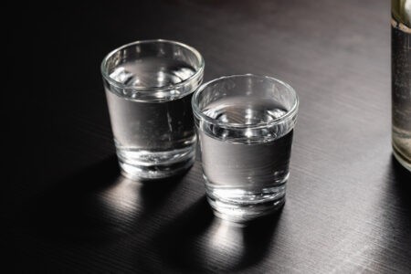 Врач рассказала, почему минеральную воду пить опасно