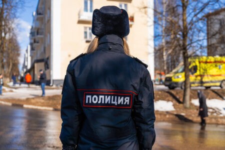 В Тверской области 21-летняя девушка ударила битой по лбу продавца В Тверской области 21-летняя девушка ударила битой по лбу продавца