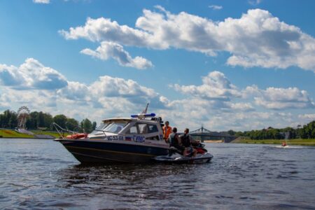 В Твери из Тьмаки выловили тело мужчины В Твери из Тьмаки выловили тело мужчины