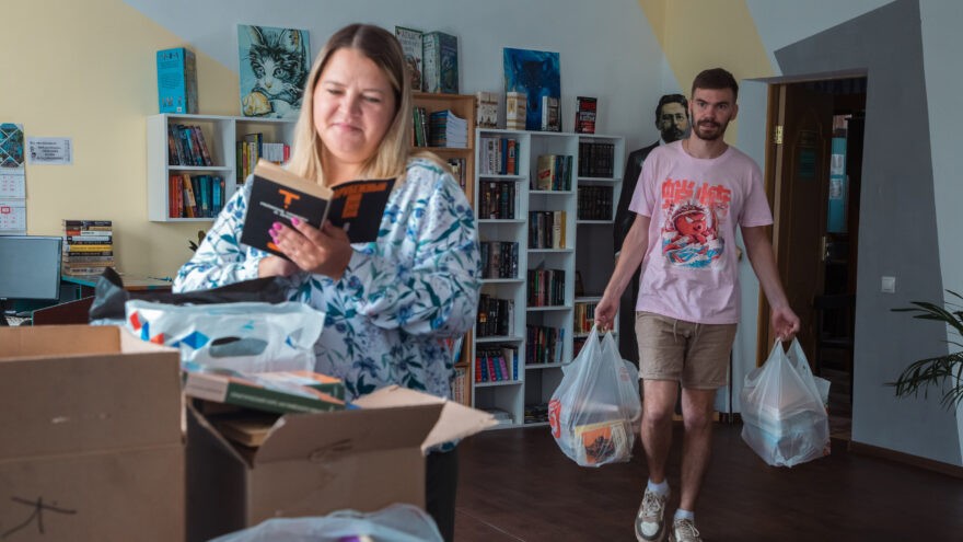 Вторая жизнь книги: РИА Верхневолжье обновляет ассортимент сельских библиотек