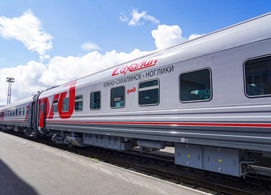 Тверской вагоностроительный завод отправил очередную партию пассажирских вагонов на Сахалин