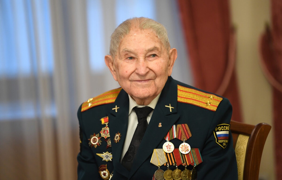 Игорь Руденя поздравил со 100-летним юбилеем участника Великой Отечественной войны Ивана Кладкевича