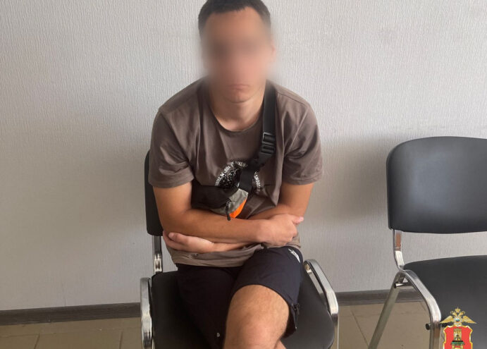 В Твери раскрыли серию краж из уличных аппаратов по продаже питьевой воды В Твери раскрыли серию краж из уличных аппаратов по продаже питьевой воды