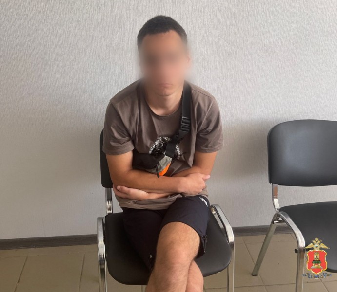 В Твери раскрыли серию краж из уличных аппаратов по продаже питьевой воды