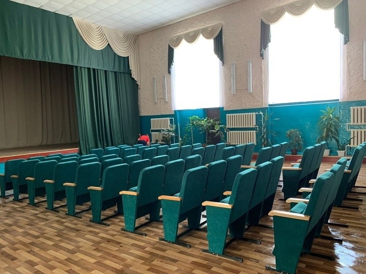В андреапольском ДК обновили зрительный зал