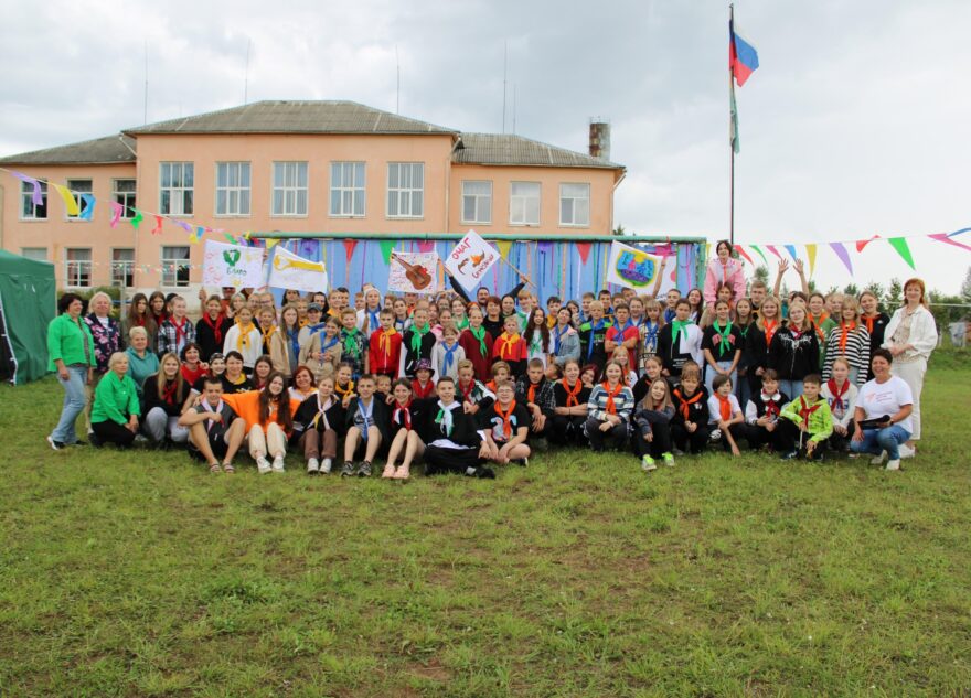 Под Вышним Волочком открыли патриотический лагерь