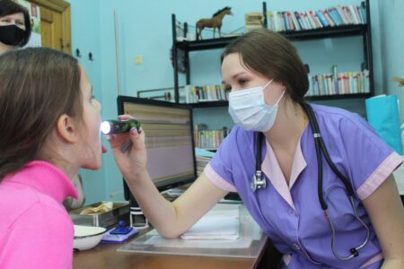 Почти 226 тысяч детей и подростков Тверской области планируют охватить профилактическими осмотрами и диспансеризацией