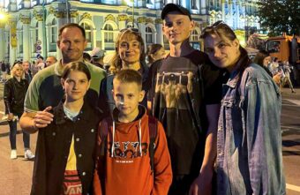 Многодетные родители из Тверской области удостоены медали ордена «Родительская слава» Многодетные родители из Тверской области удостоены медали ордена «Родительская слава»