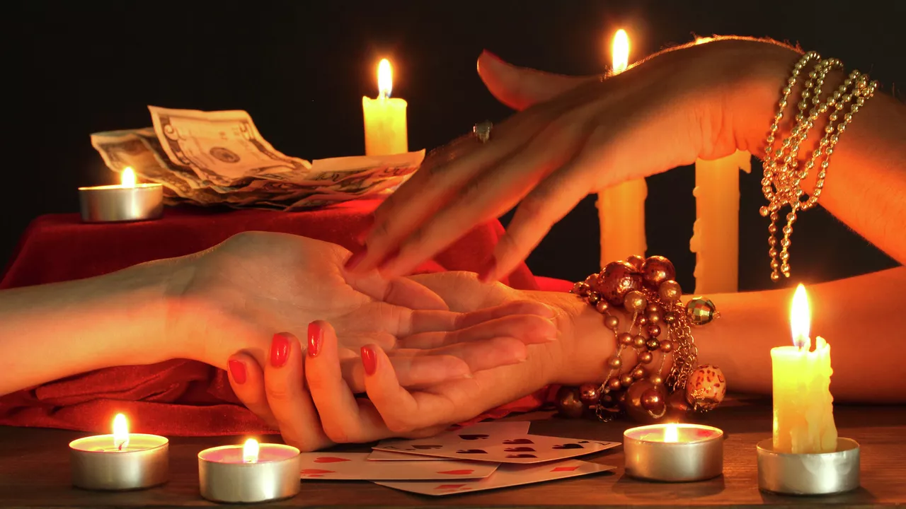 Тверская колдунья исцелила пенсионерку за 2 миллиона рублей