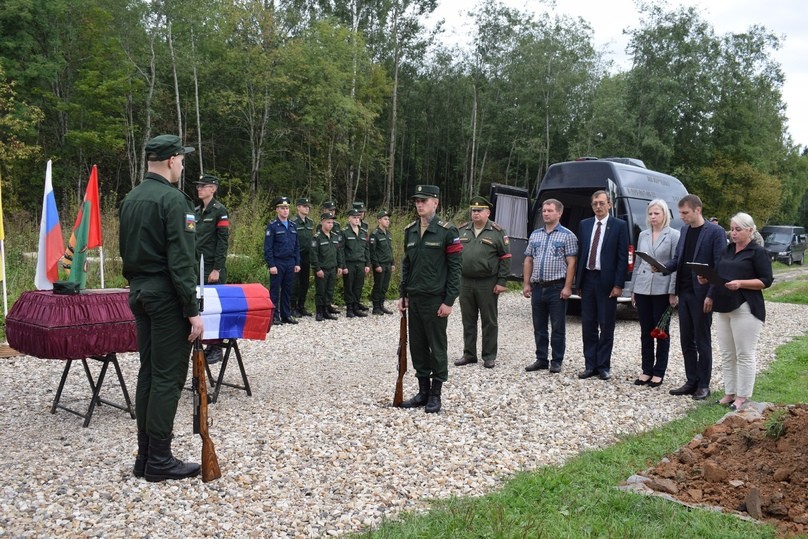 В Тверской области простились с участником СВО Иваном Смирновым