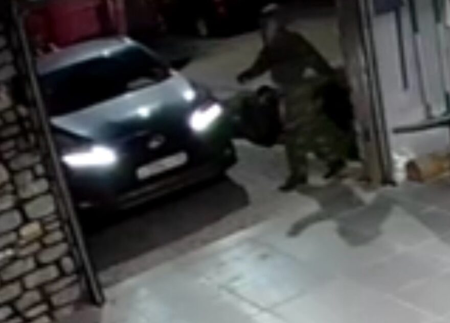 В Тверской области неосторожные угонщики попали на камеры видеонаблюдения В Тверской области неосторожные угонщики попали на камеры видеонаблюдения