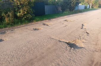 В Тверской области школьный автобус будет ездить за детьми по ужасной дороге В Тверской области школьный автобус будет ездить за детьми по ужасной дороге