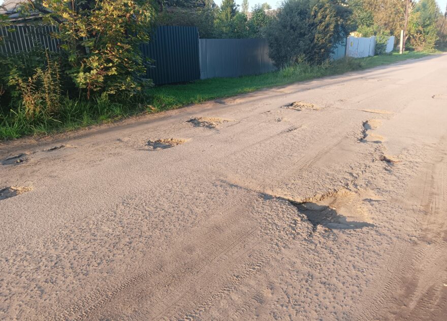 В Тверской области школьный автобус будет ездить за детьми по ужасной дороге В Тверской области школьный автобус будет ездить за детьми по ужасной дороге